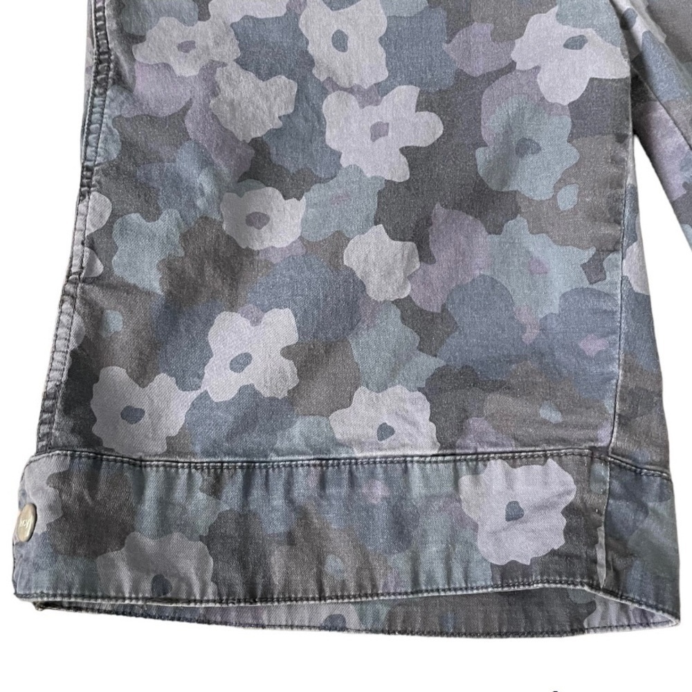 Lucy floral camo shorts sz large - Picture 2 of 10